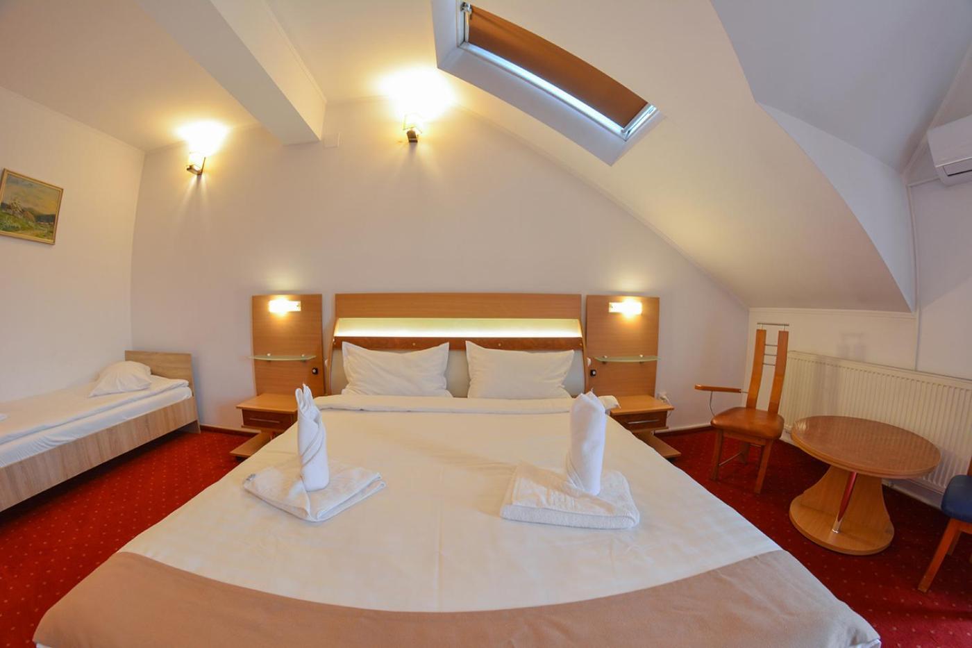 Pensiune Valentina Hotel Râmnicu Vâlcea Kültér fotó